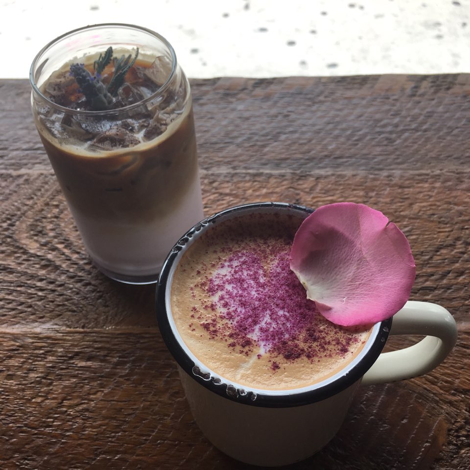 coffee-shops-in-koreatown-add-specialties-to-survive-competition-the