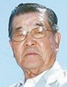 Dr. Ki-Yeol Jang, a pioneering Korean American dentist and community leader, played a key role in the development of Koreatown and served as an examiner for California’s dental licensing board for 15 years. 